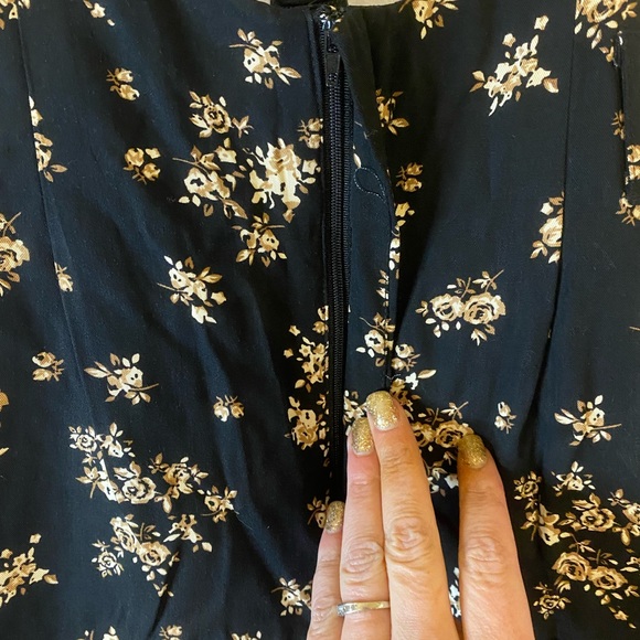 Forever 21 wide leg bibbed romper pants with suspenders - Picture 4 of 6